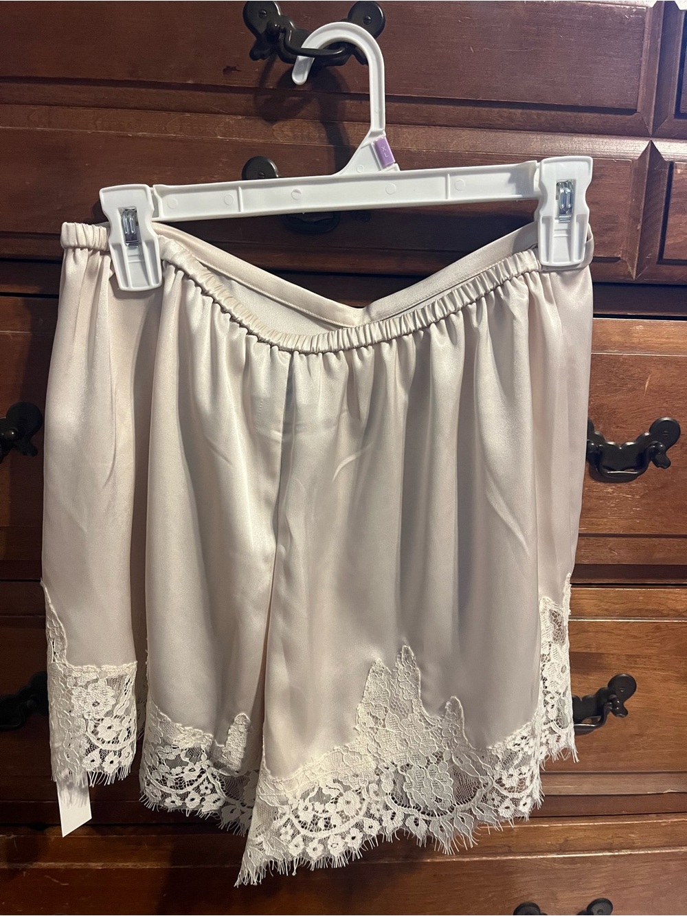 Fern satin shorts - Picture 2 of 4